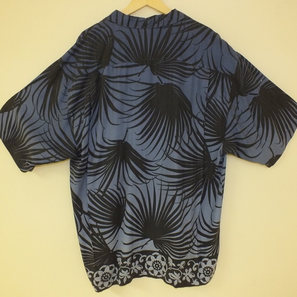 Tommy Bahama Hawaiian Short Sleeve Shirt - Picture 7 of 7